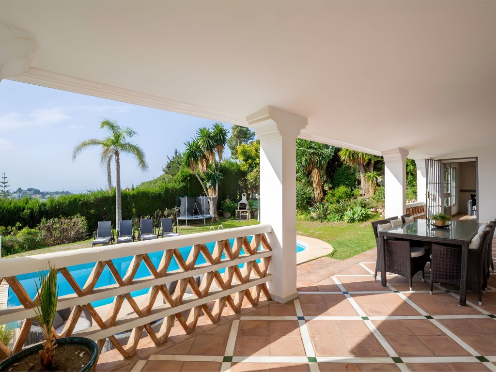 El Paraiso Alto villa for sale (3)