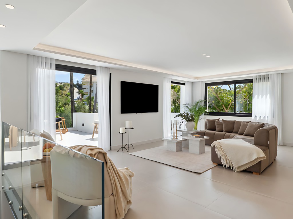 Los Naranjos Hill Club, renovated villa for sale (12)