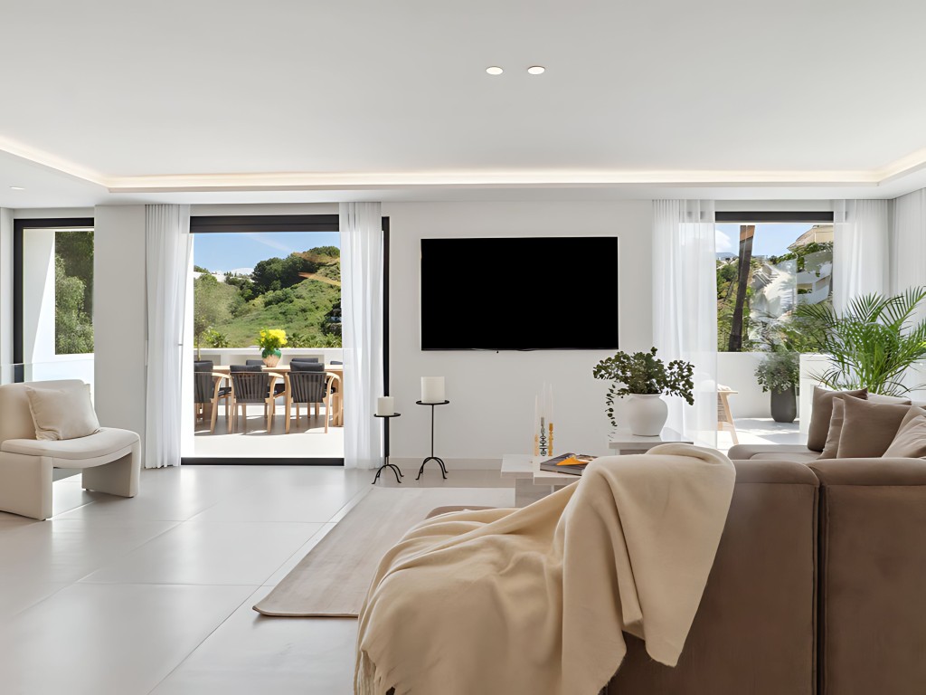 Los Naranjos Hill Club, renovated villa for sale (14)