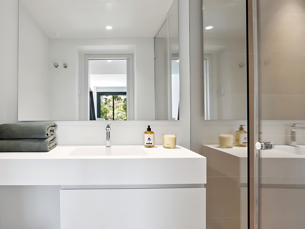 Los Naranjos Hill Club, renovated villa for sale (24)