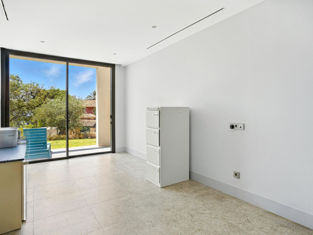 Luxury Elviria Villa (29)