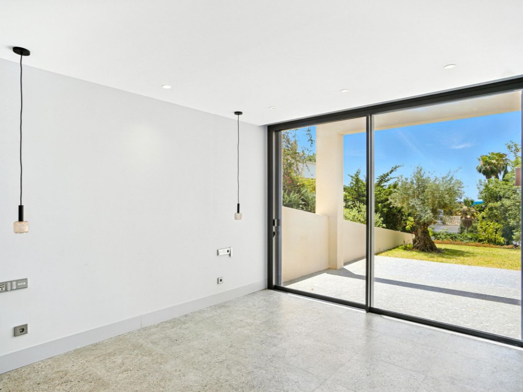 Luxury Elviria Villa (39)