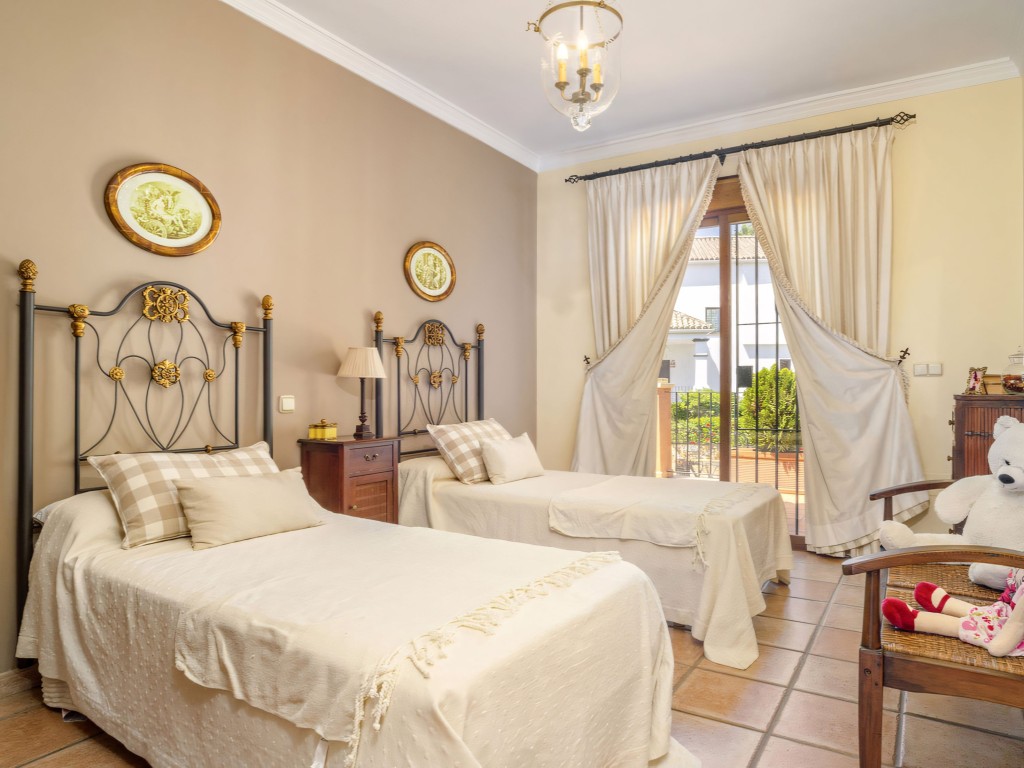 Guadalmina family villa (24)