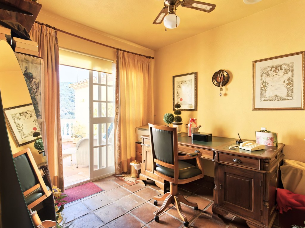 Benahavis Character Town Centre Townhouse (1)