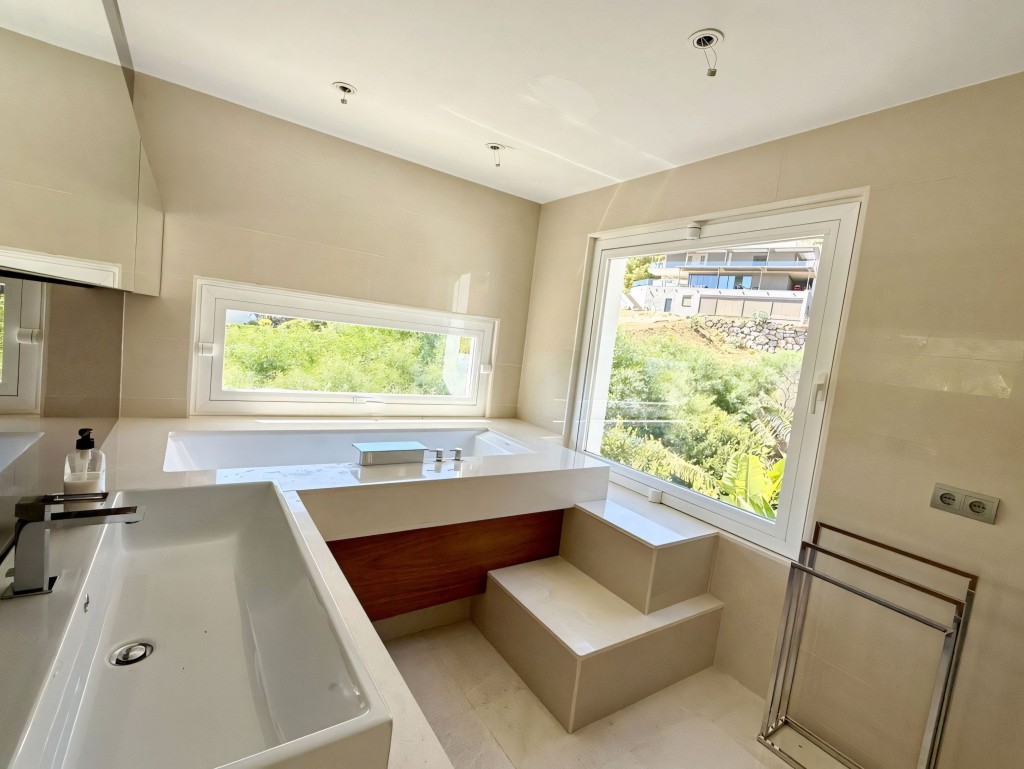 Villa for sale Valtocado Mijas (15)_inPixio