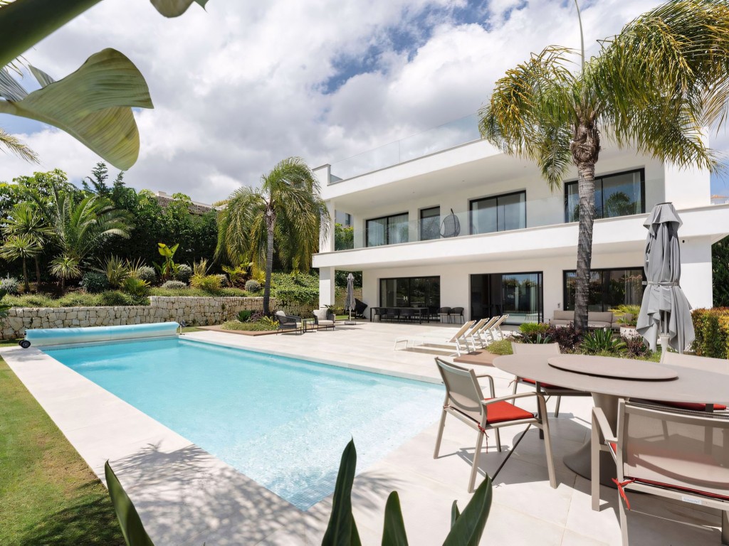 Nueva Andalucia luxury villa (3)