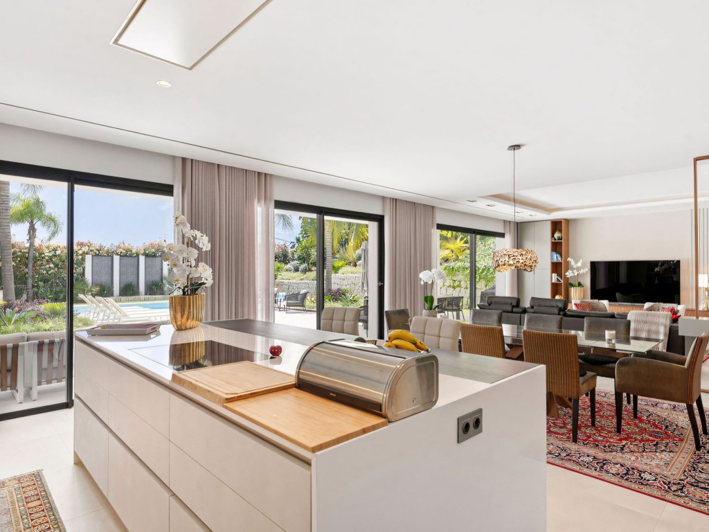 Nueva Andalucia luxury villa (16)