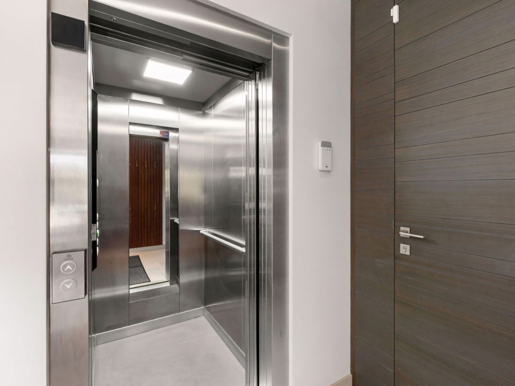 Nueva Andalucia luxury villa (26)