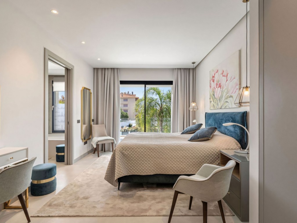 Nueva Andalucia luxury villa (30)