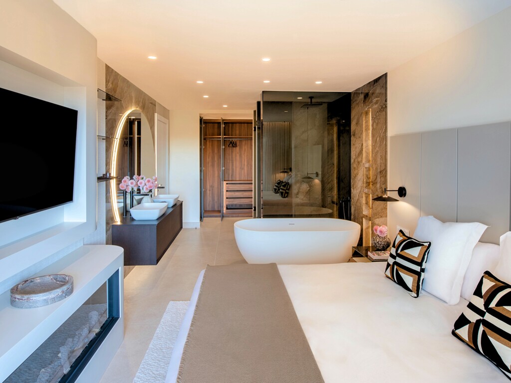 Los Granados del Mar Renovated Apartment_5.jpg