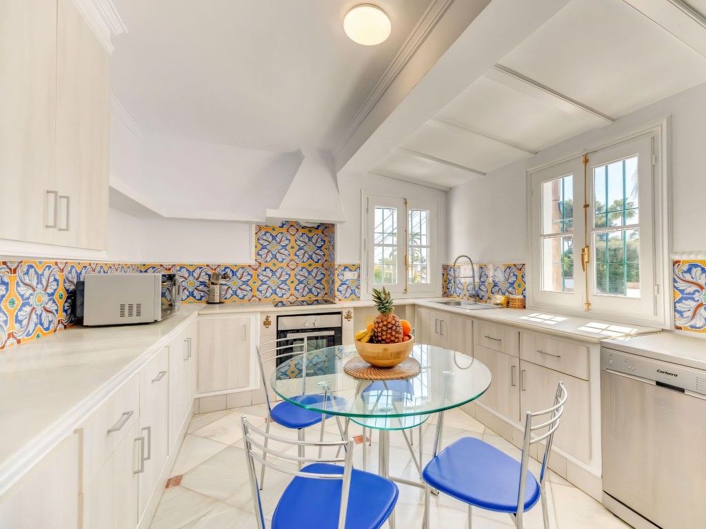 Nueva Andalucia Villa (16)