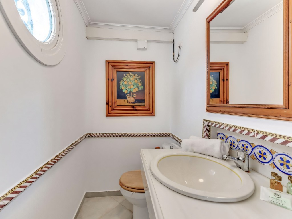 Nueva Andalucia Villa (34)