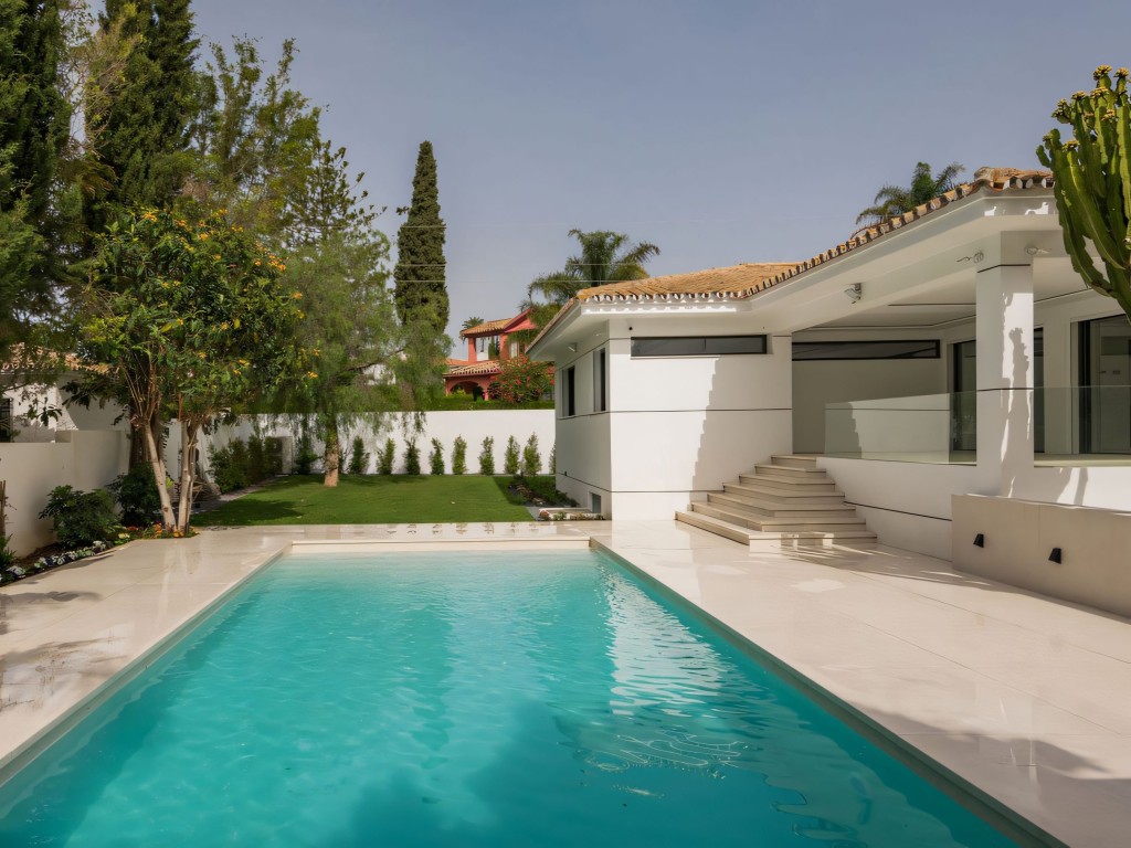 Contemporary Guadalmina Villa (3)