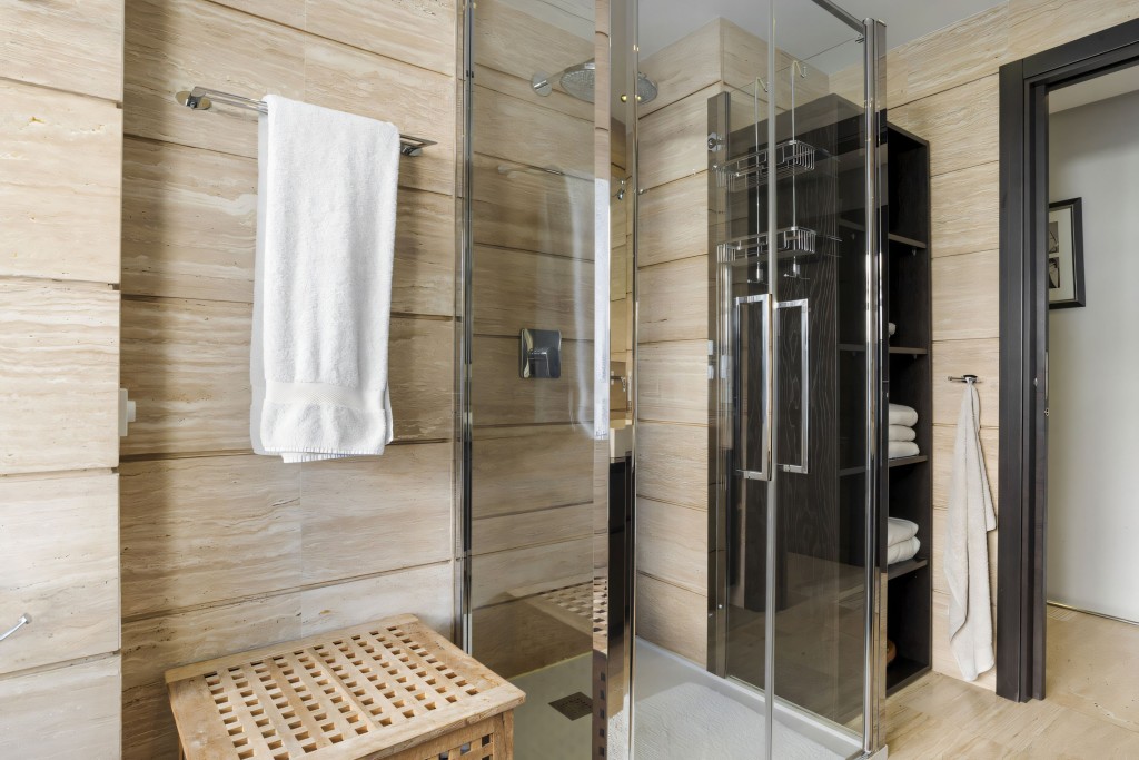 17-dd5fcd4f0eb487dfa3803f7e20814c0e