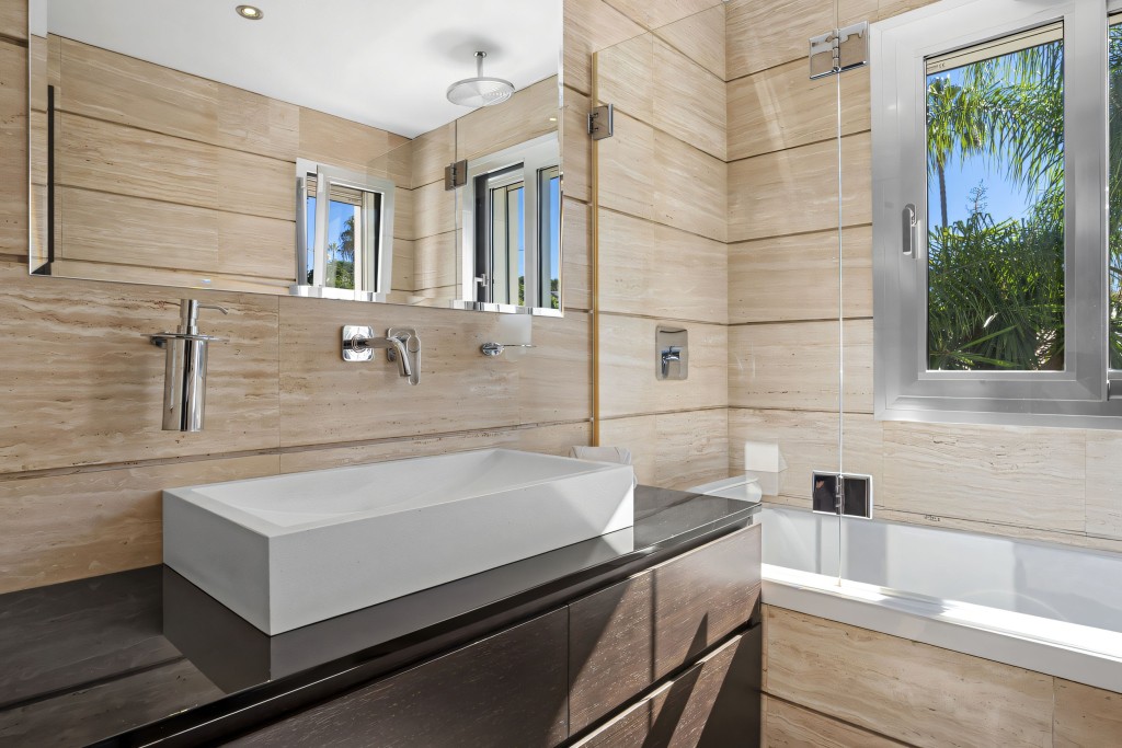 33-f37a7fab00fce6ff6b895520b67d6d6d