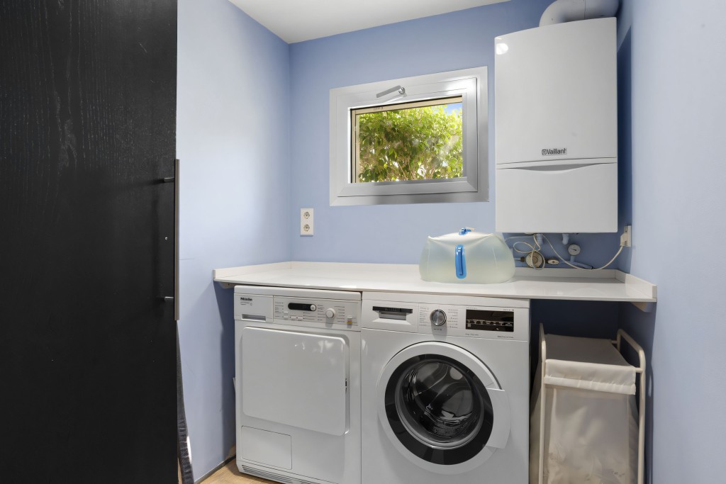 41-0bdc8f07789df4609410591d8ac779d9