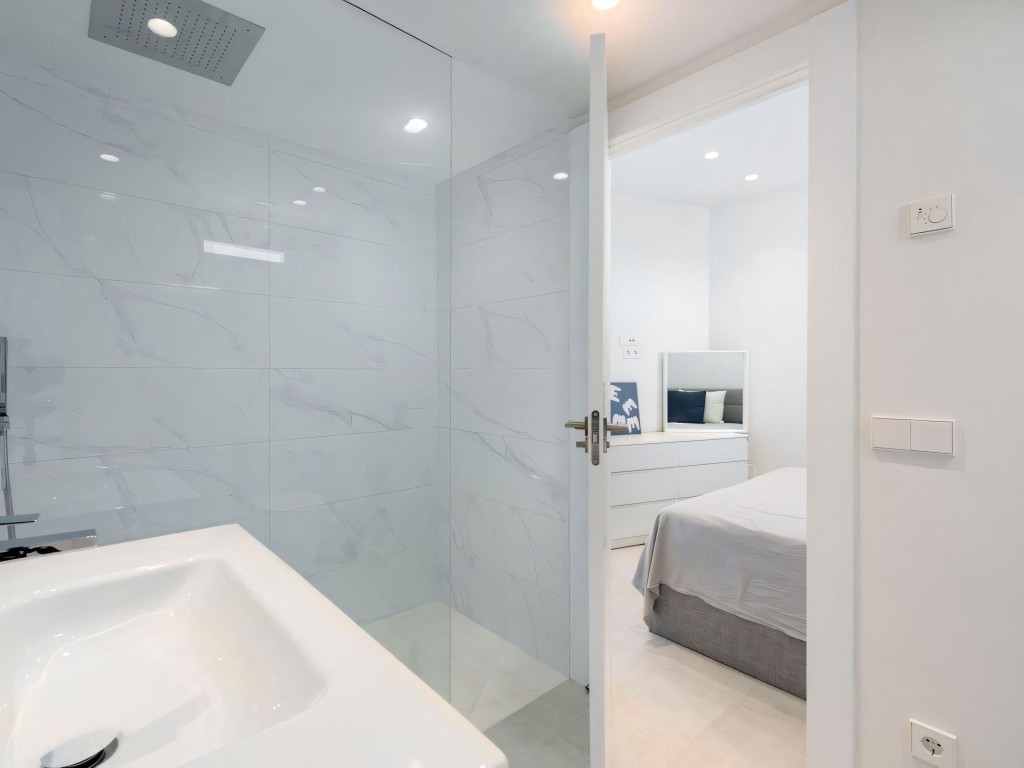 Puerto Banus Marina apartment (15)