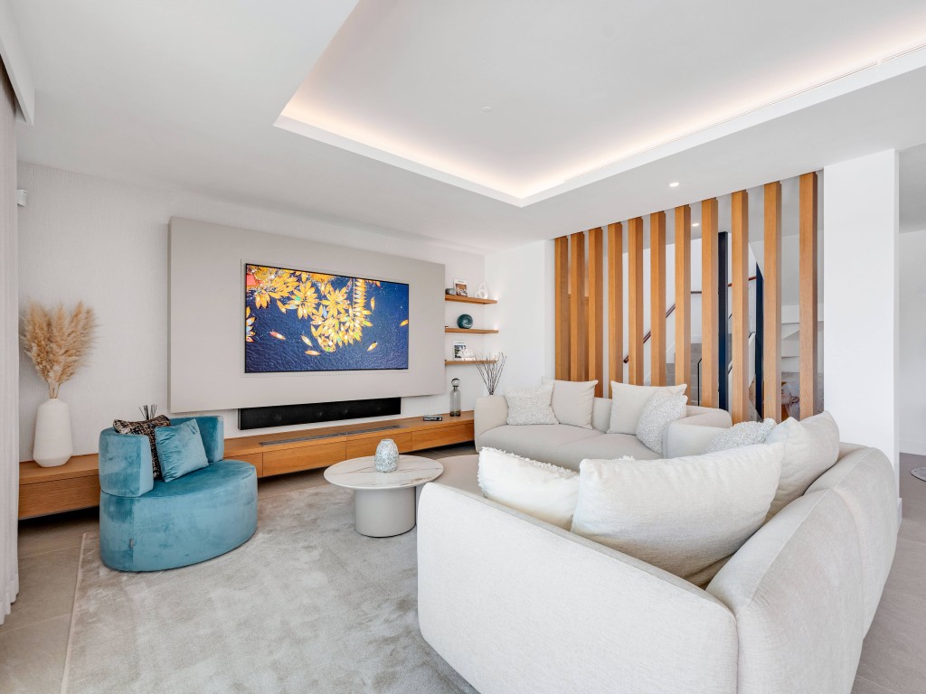 Contemporary Villa 1  La Resina (22)