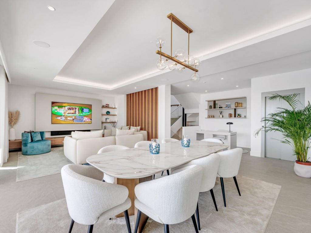 Contemporary Villa 1  La Resina (21)