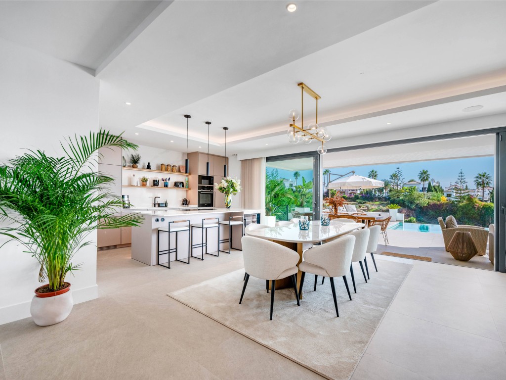 Contemporary Villa 1  La Resina (19)