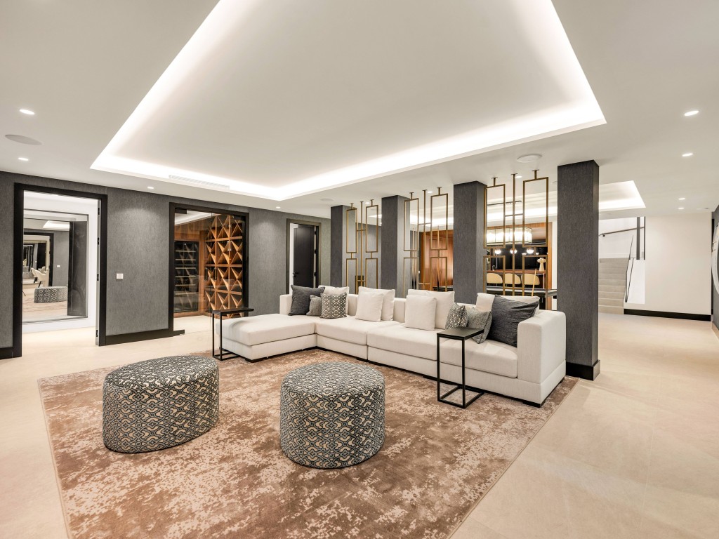 Contemporary Villa 1  La Resina (30)