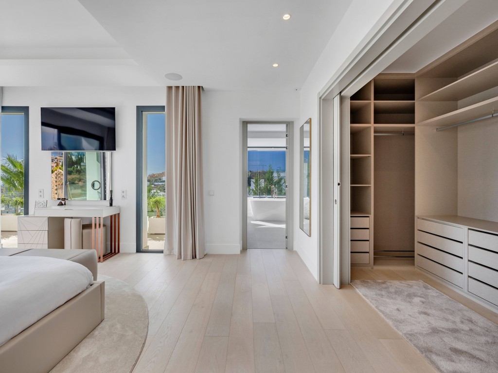 Contemporary Villa 1  La Resina (16)