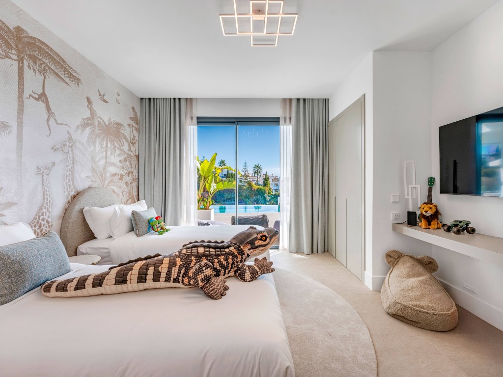 Contemporary Villa 1  La Resina (26)