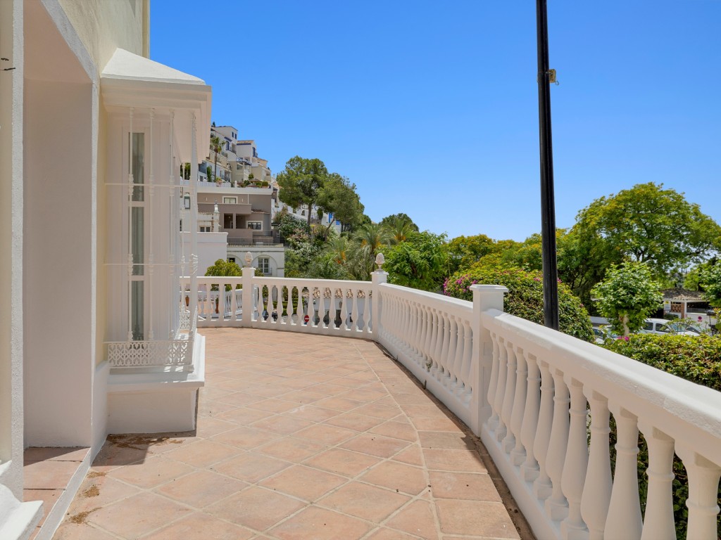 La Perla de La Heredia (22) (Custom)