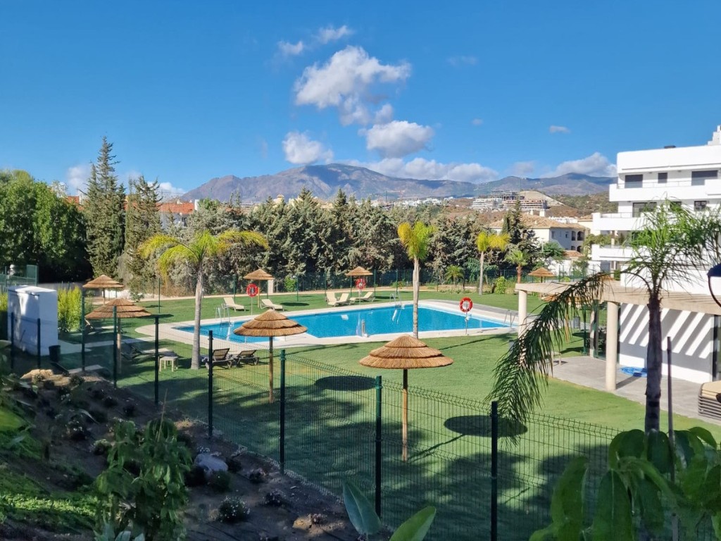 11-20939a0134ad724a8cb2a801094d15a4