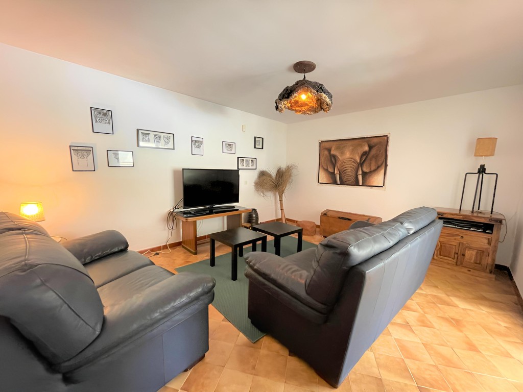 10-bb915d1cb19341576dcdc994b81ab9c5