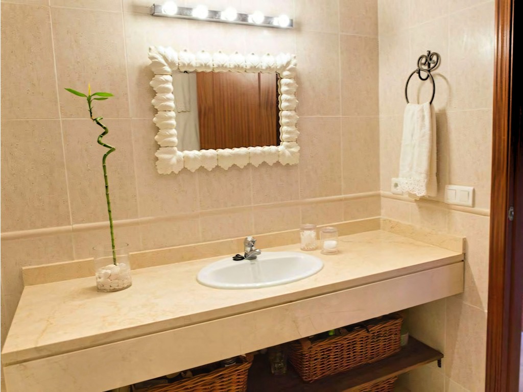 10-bb915d1cb19341576dcdc994b81ab9c5