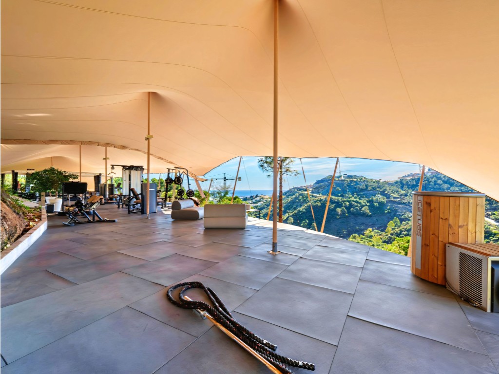 El Madro&ntilde;al luxury villa (11)