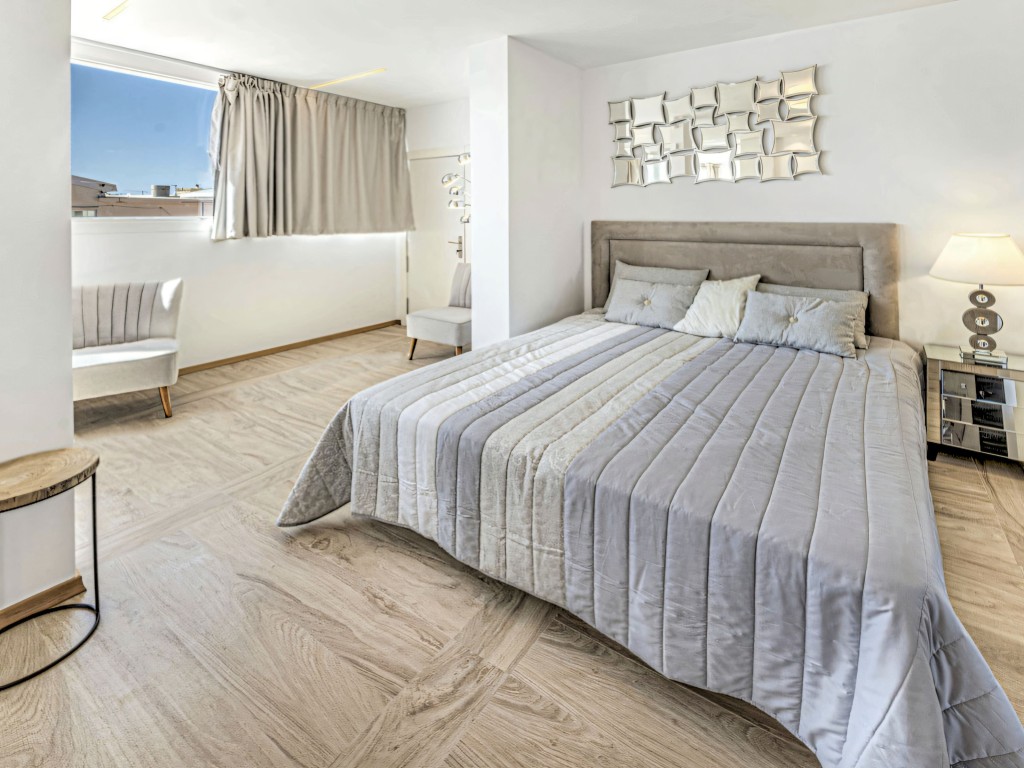 Estepona beachfront apartment (12)