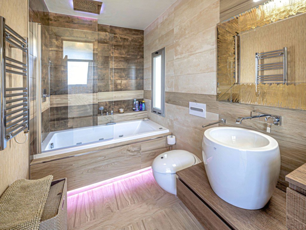 Estepona beachfront apartment (1)