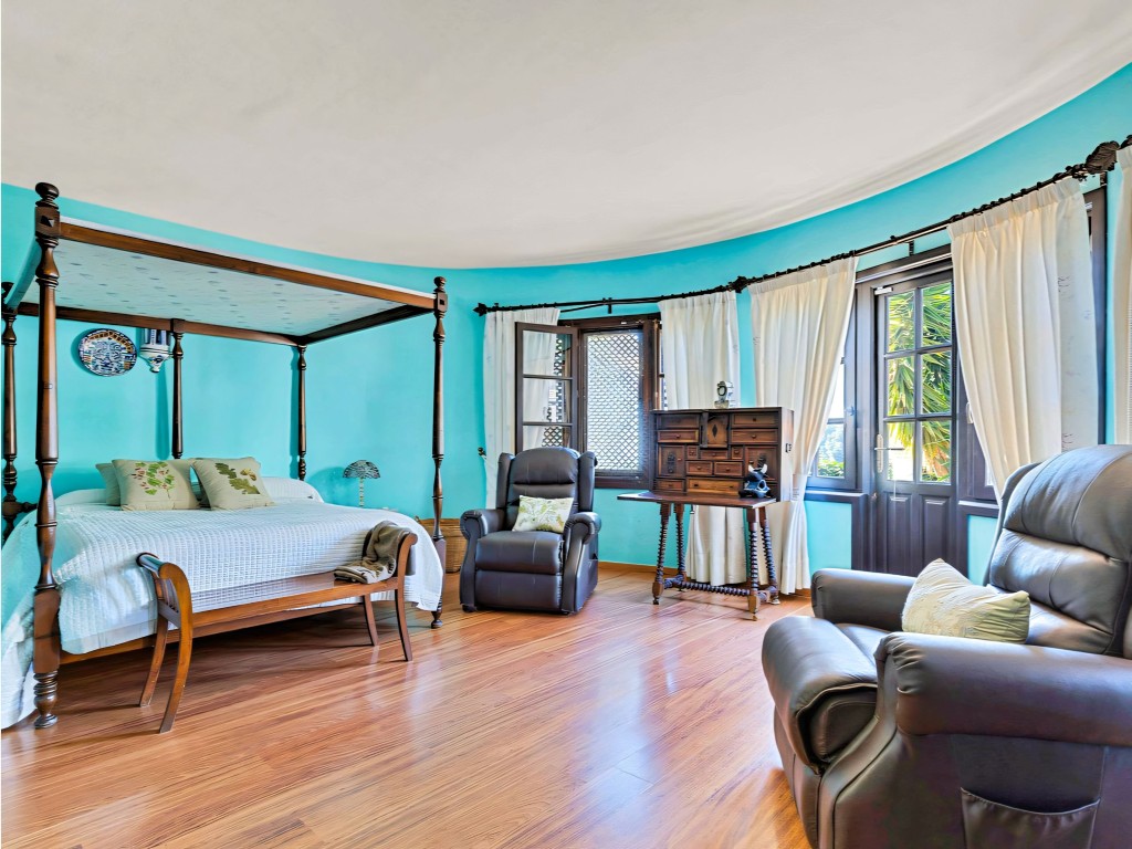 13-5fd73dea700db77384c091ca9818b1a9