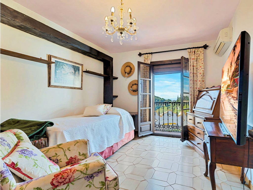 11-20939a0134ad724a8cb2a801094d15a4