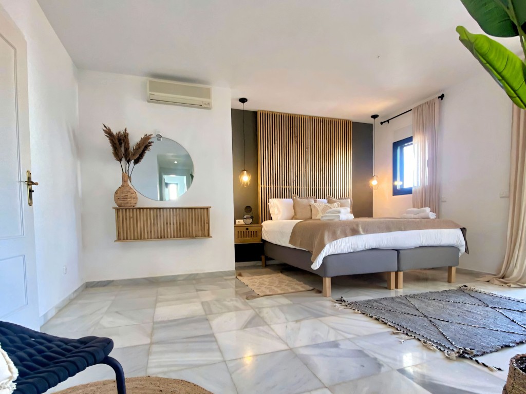 Villa for sale in Nueva Andalucia (2)