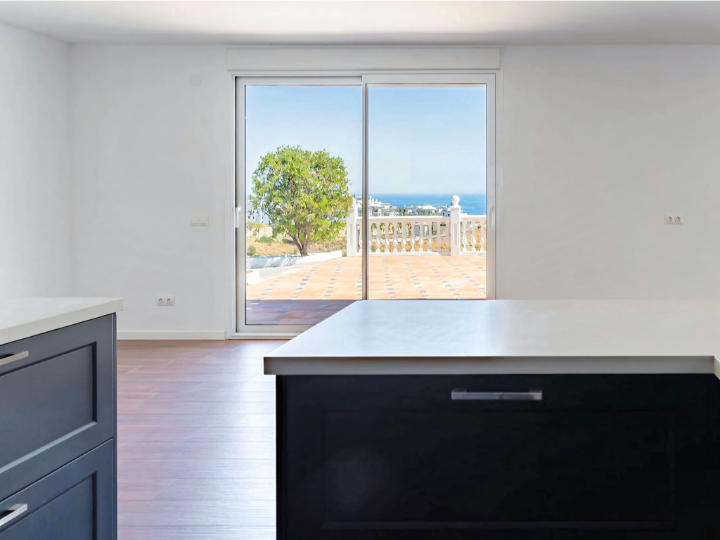 10-bb915d1cb19341576dcdc994b81ab9c5