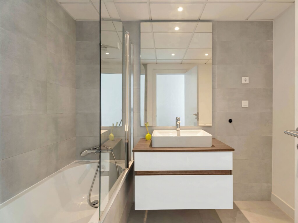 Oasis 325 Estepona (1)