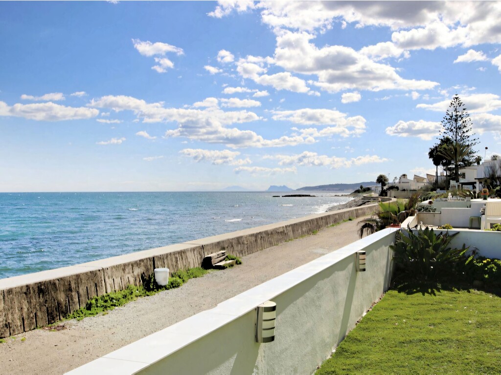 Estepona Beachfront apartment (1)