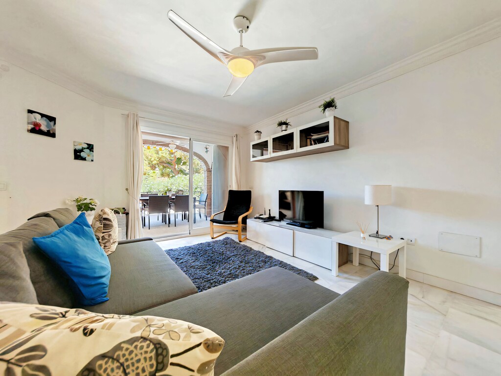 Calahonda townhouse with pool (24)