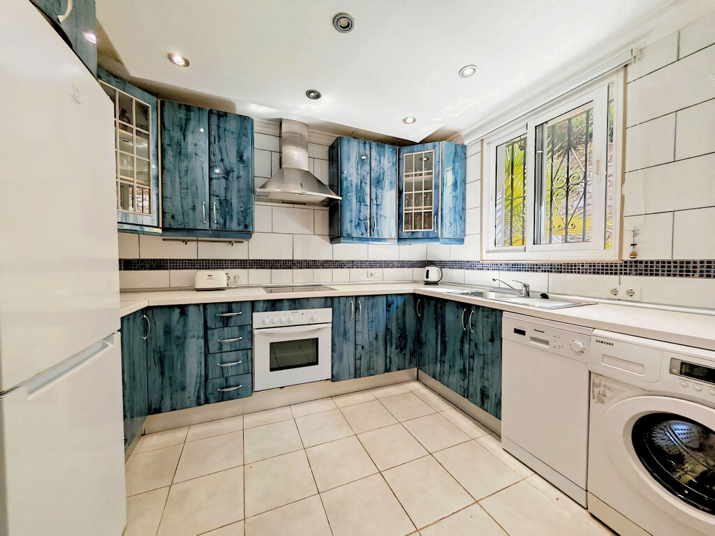 Calahonda townhouse with pool (21)