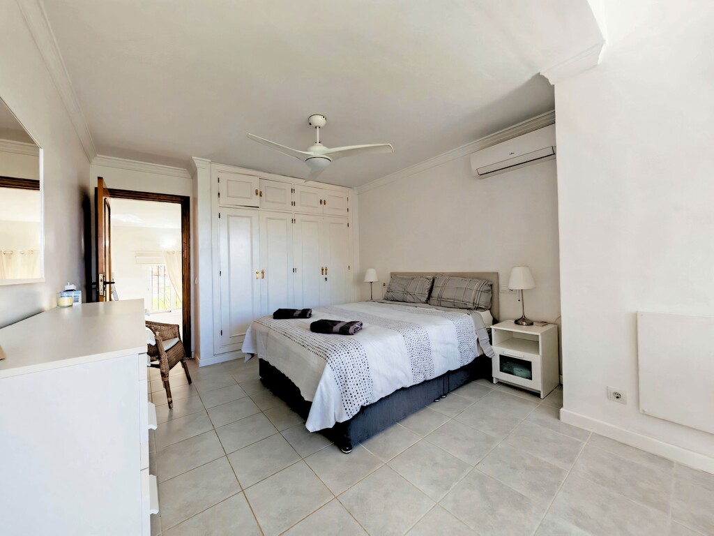 Calahonda townhouse with pool (2)