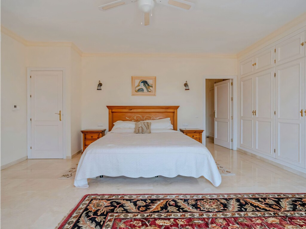 El Paraiso Medio Villa (8)