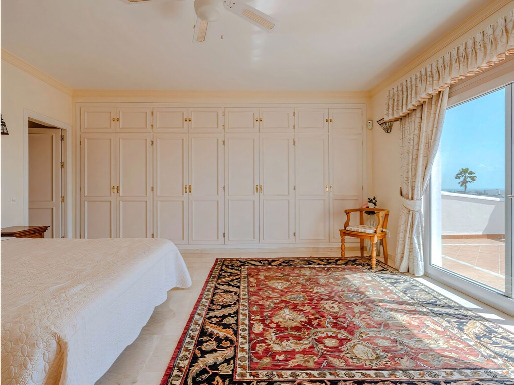 El Paraiso Medio Villa (10)