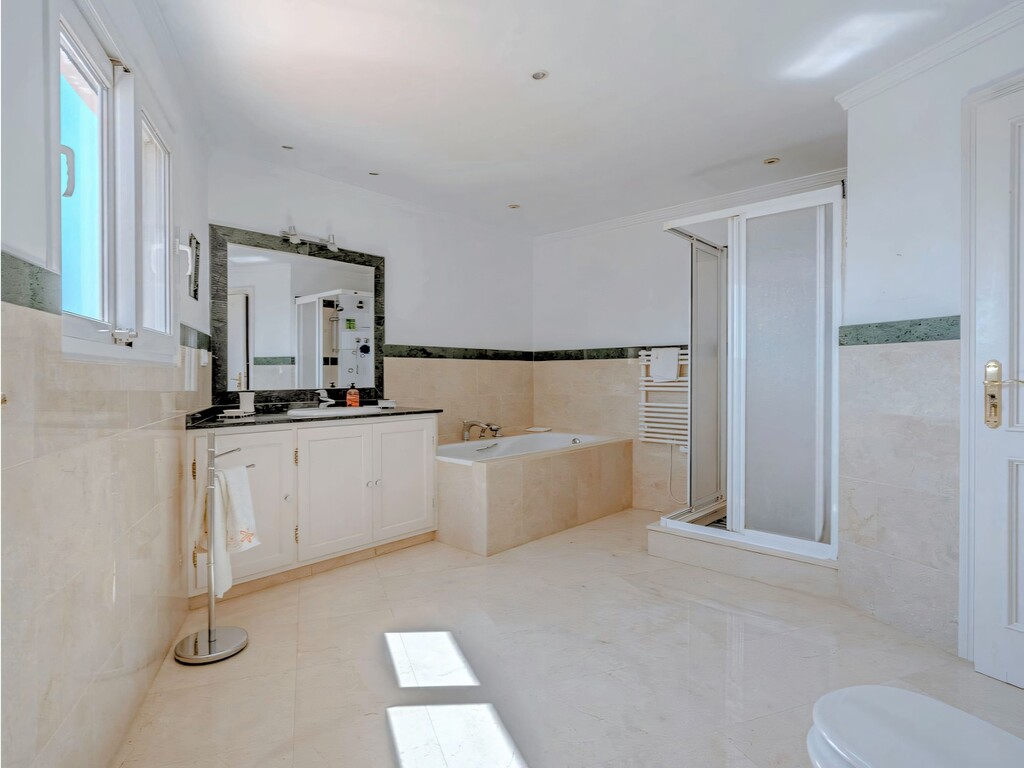 El Paraiso Medio Villa (12)