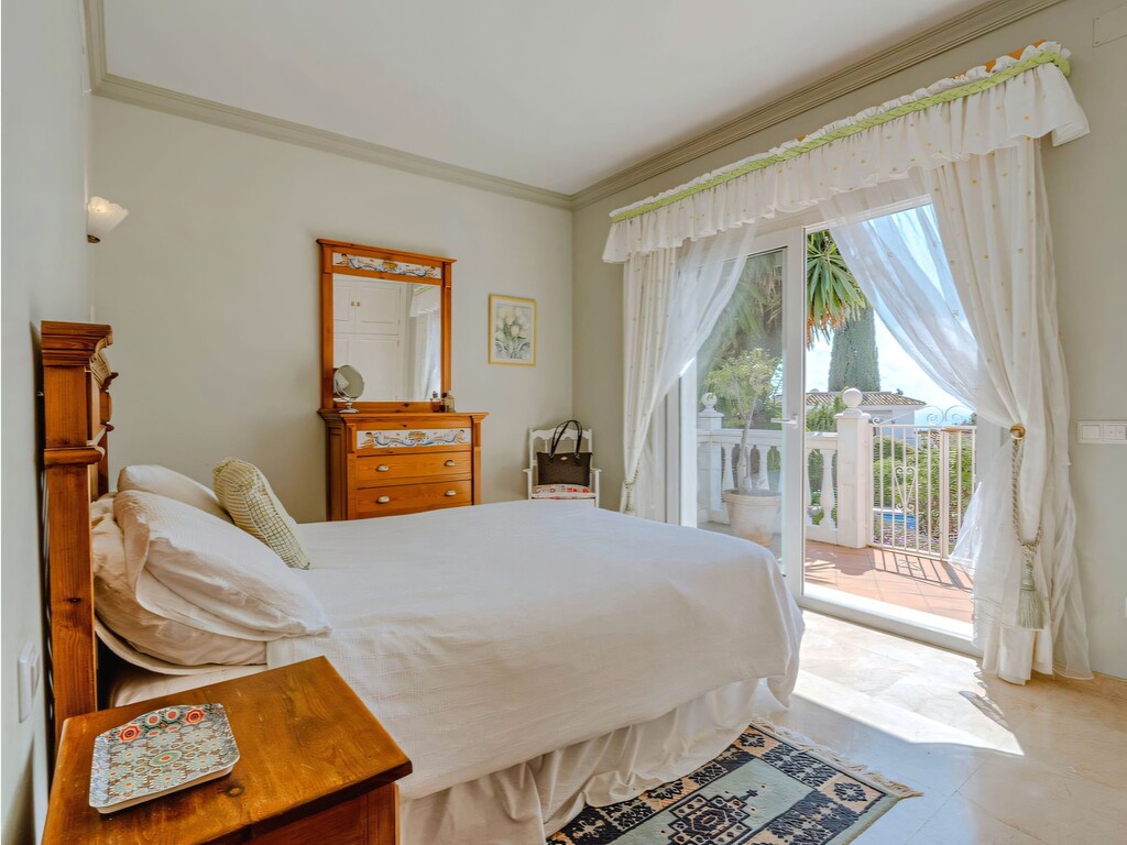 El Paraiso Medio Villa (23)