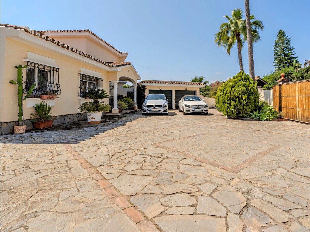 El Paraiso Medio Villa (33)