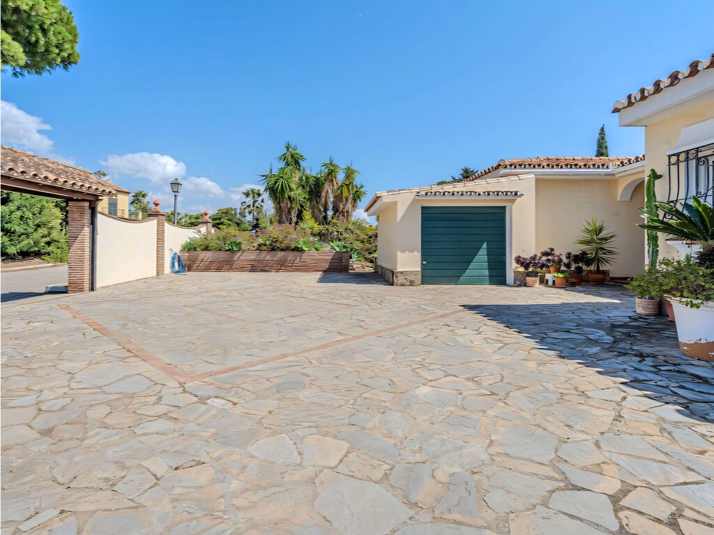 El Paraiso Medio Villa (32)