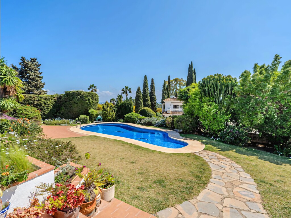 El Paraiso Medio Villa (31)